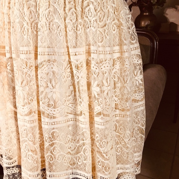 Gorgeous FOREVER 21 Creamy Yellow Lace Dress - Picture 7 of 10